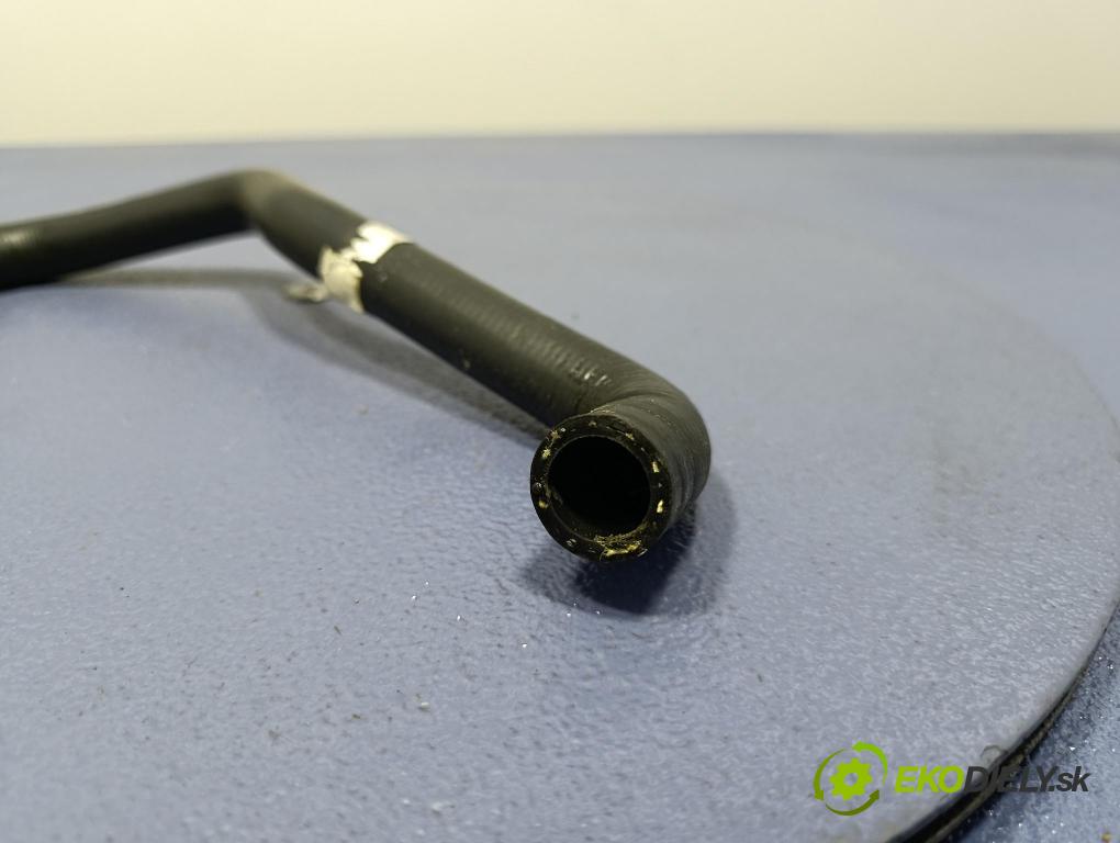 Bmw Seria 5 2025 trubka Chladič: 9872142