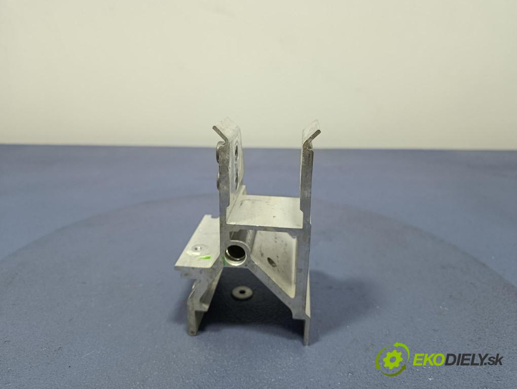 Bmw Seria 5 2025 výztuha narazník před 9463973