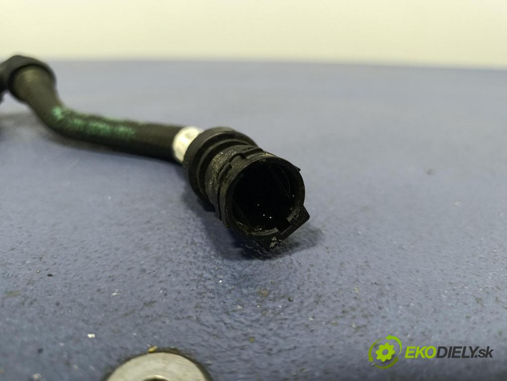 Bmw Seria 5 2025 trubka Chladič: 9886639