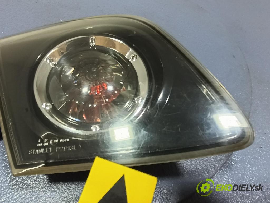 Mazda 3 2005 světlo Zad: levá Uvnitř P2913L