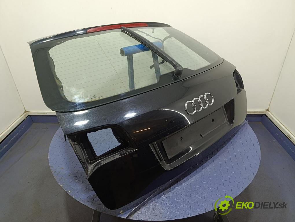 Audi A6 2008 zadní dveře kufra: kufr
