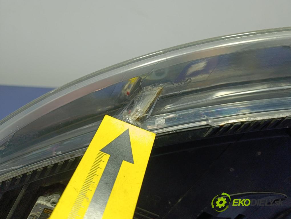 Audi A6 2008 světlo v pravo: 4F0941004AK