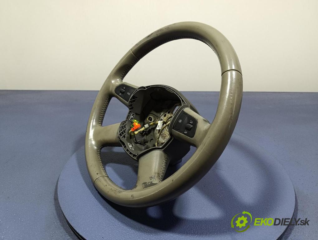 Audi A6 2008 volant 4F0124