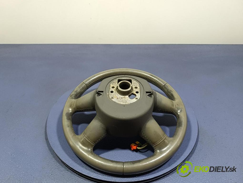 Audi A6 2008 volant 4F0124