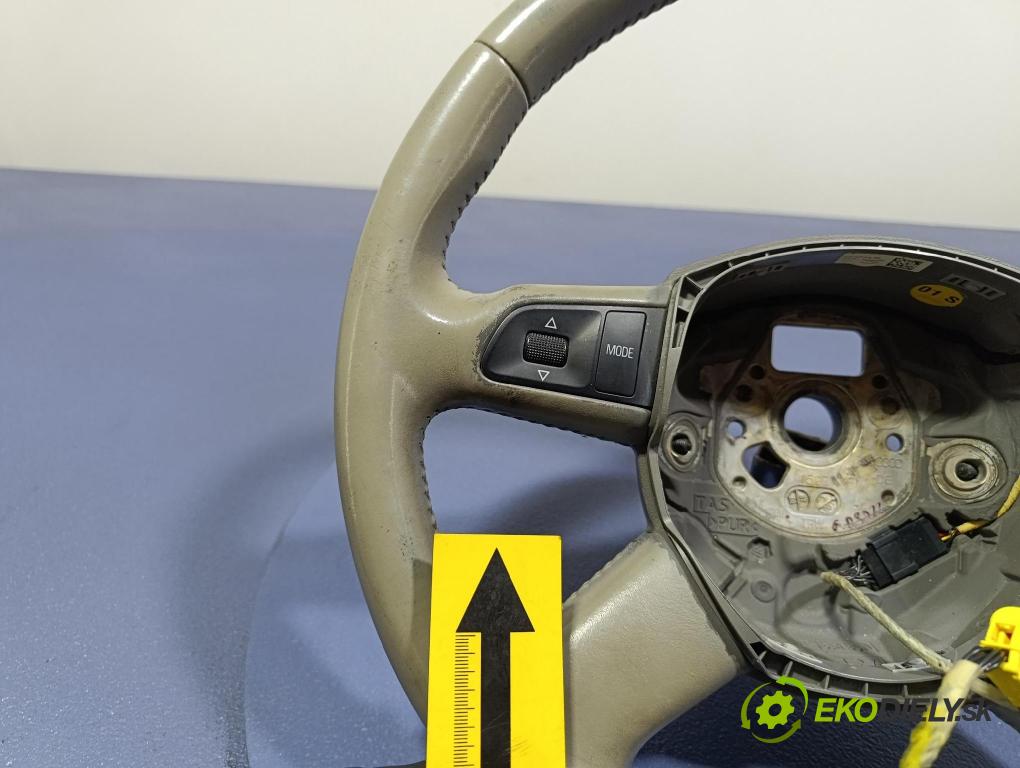 Audi A6 2008 volant 4F0124
