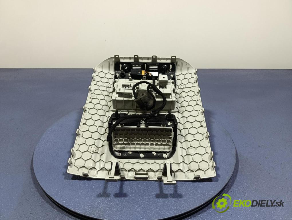 Vw Crafter 2023 Lampy Uvnitř 7C0867251