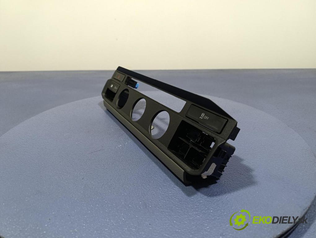 Vw Crafter 2023 kryt Plast: Interiéry: 7C0857212B