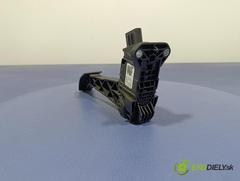 Vw Crafter 2023 pedal Plyn: 2N1723503A