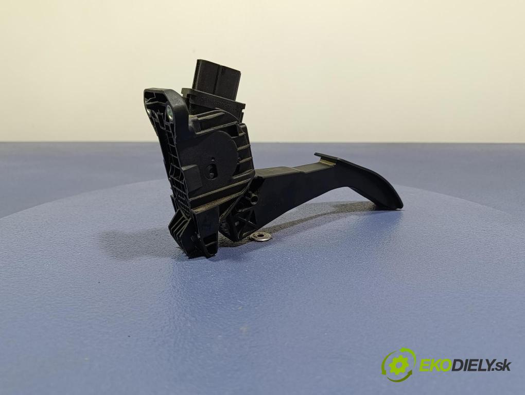 Vw Crafter 2023 pedal Plyn: 2N1723503A