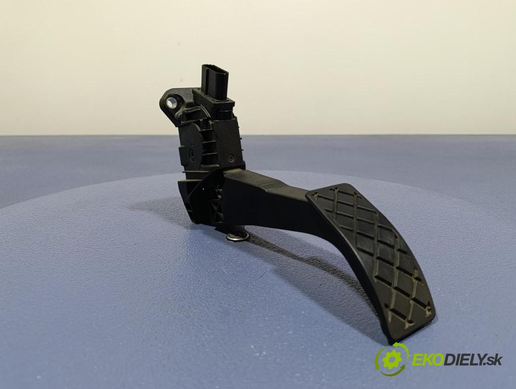 Vw Crafter 2023 pedal Plyn: 2N1723503A