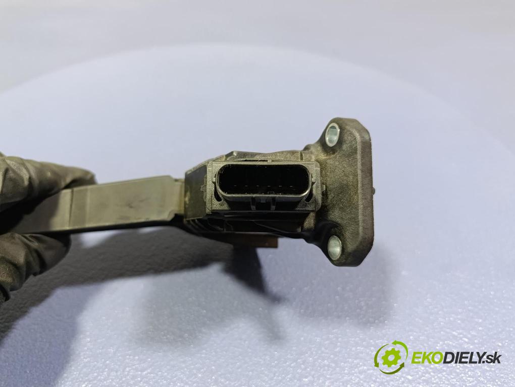Vw Crafter 2023 pedal Plyn: 2N1723503A