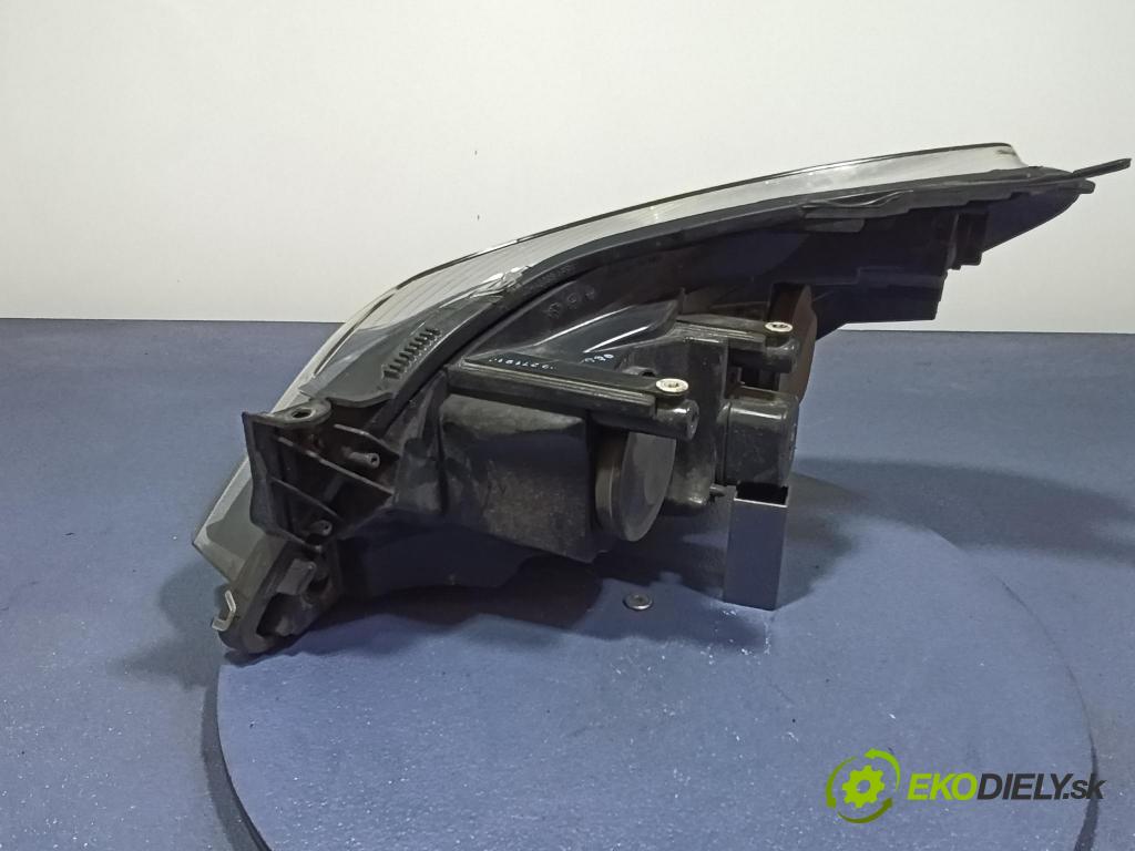 Opel Astra 2011 světlo v pravo: 20-A389L