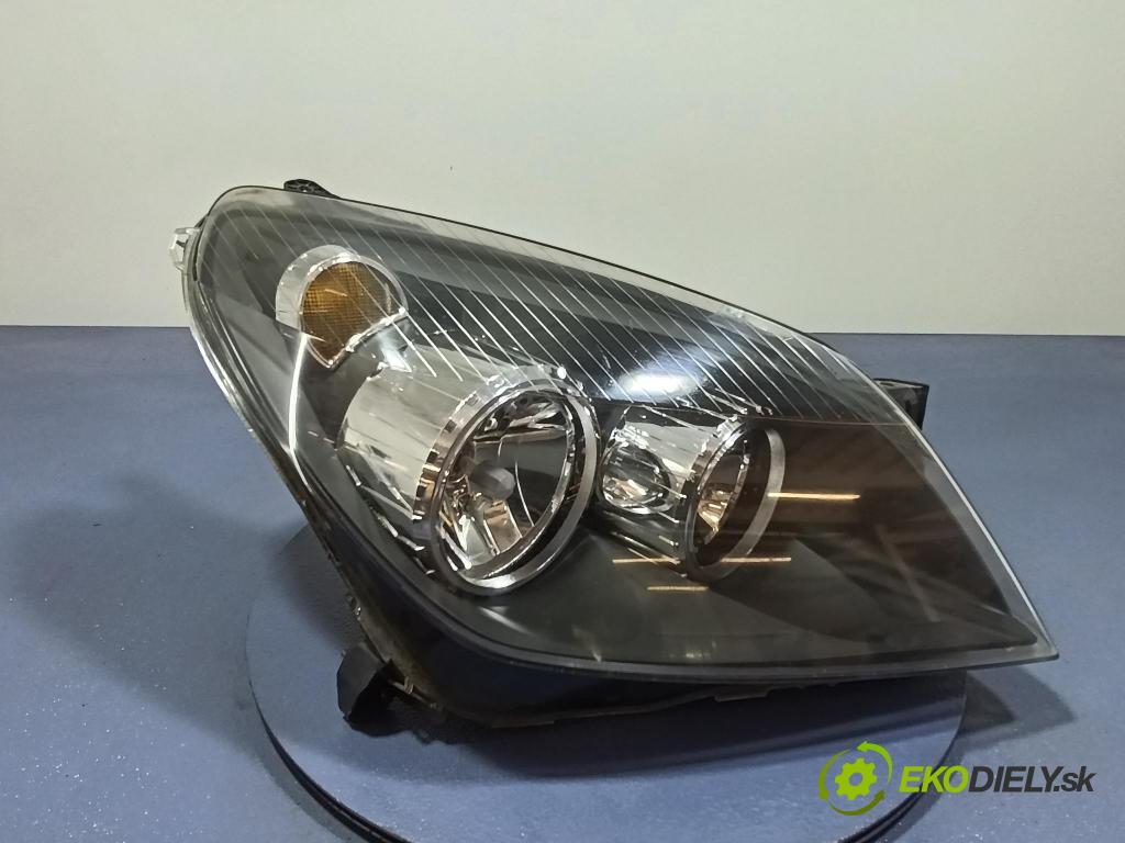 Opel Astra 2011 světlo v pravo: 20-A389L