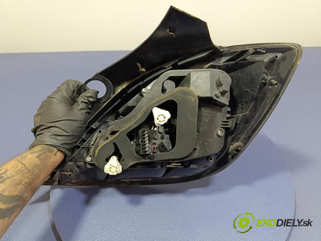 Opel Astra 2011 světlo Zad: levá Mimo: 13222324
