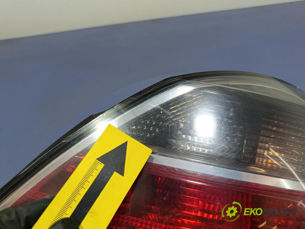 Opel Astra 2011 světlo Zad: Práva: Mimo: 13222325