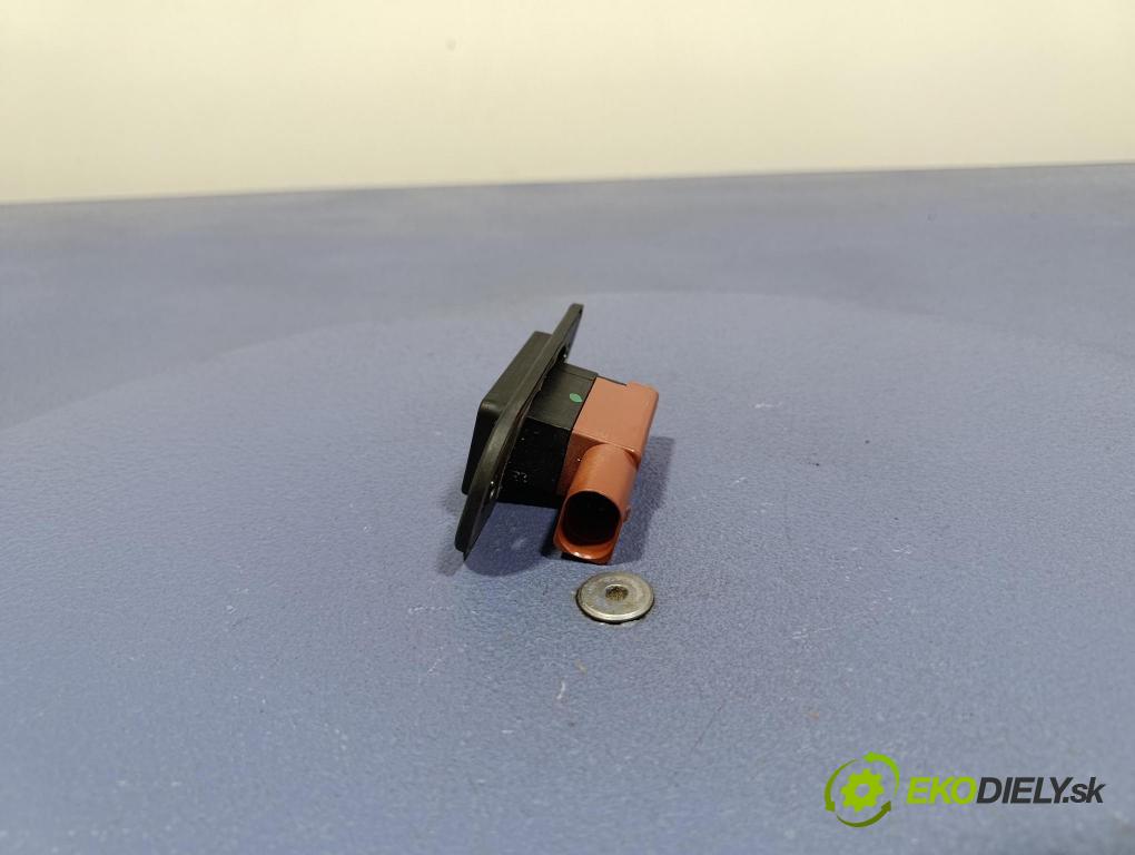 Vw Crafter 2023 zámek dveře Zad: v pravo: