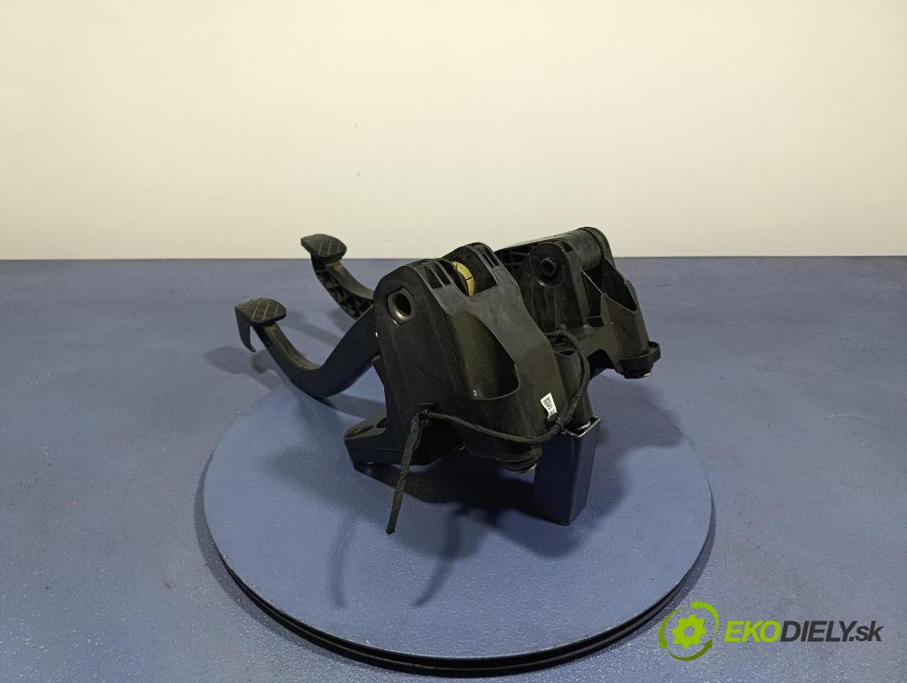 Vw Crafter 2023 pedály 2N1721031