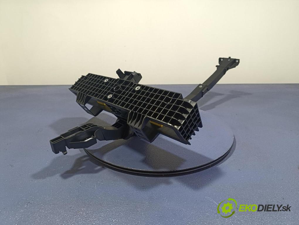 Vw Crafter 2023 kryt Plast: Interiéry: 7C0817519