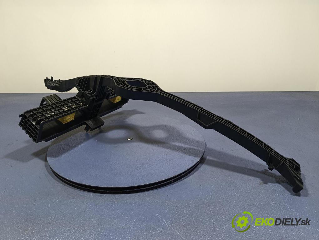 Vw Crafter 2023 kryt Plast: Interiéry: 7C0817519