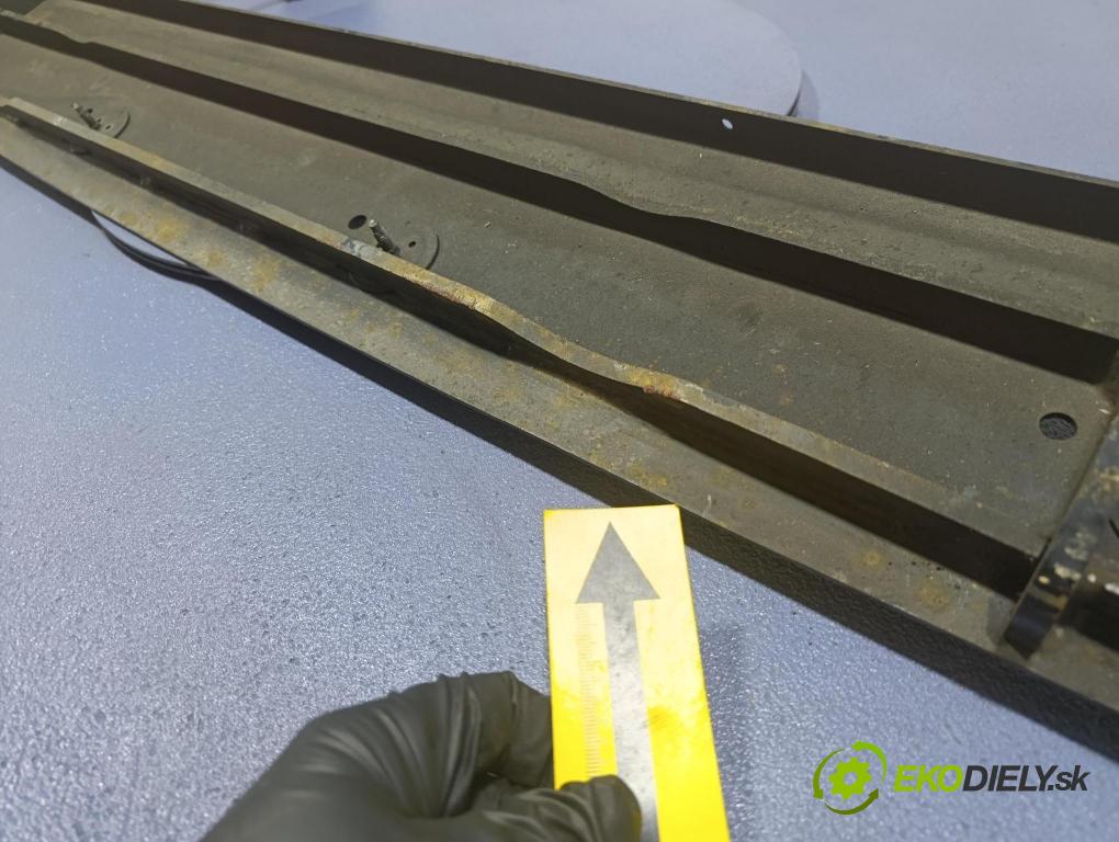 Vw Crafter 2023 výztuha narazník Zad: 7C0804665F