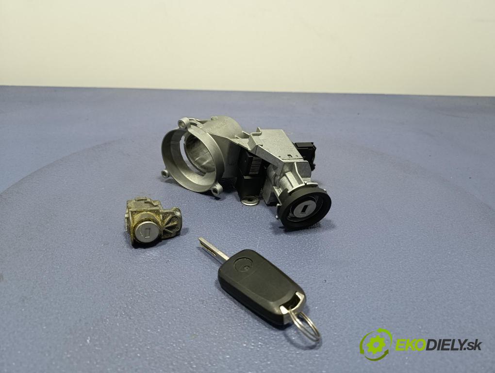 Opel Corsa 2008 řídící jednotka Motor: 55557933