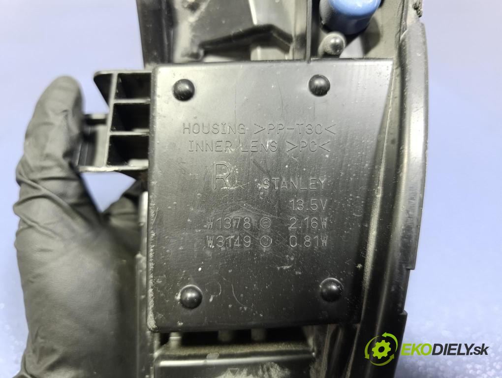 Suzuki Vitara 0 Halogen v pravo: W1378