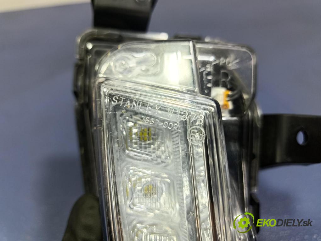 Suzuki Vitara 0 Halogen v pravo: W1378