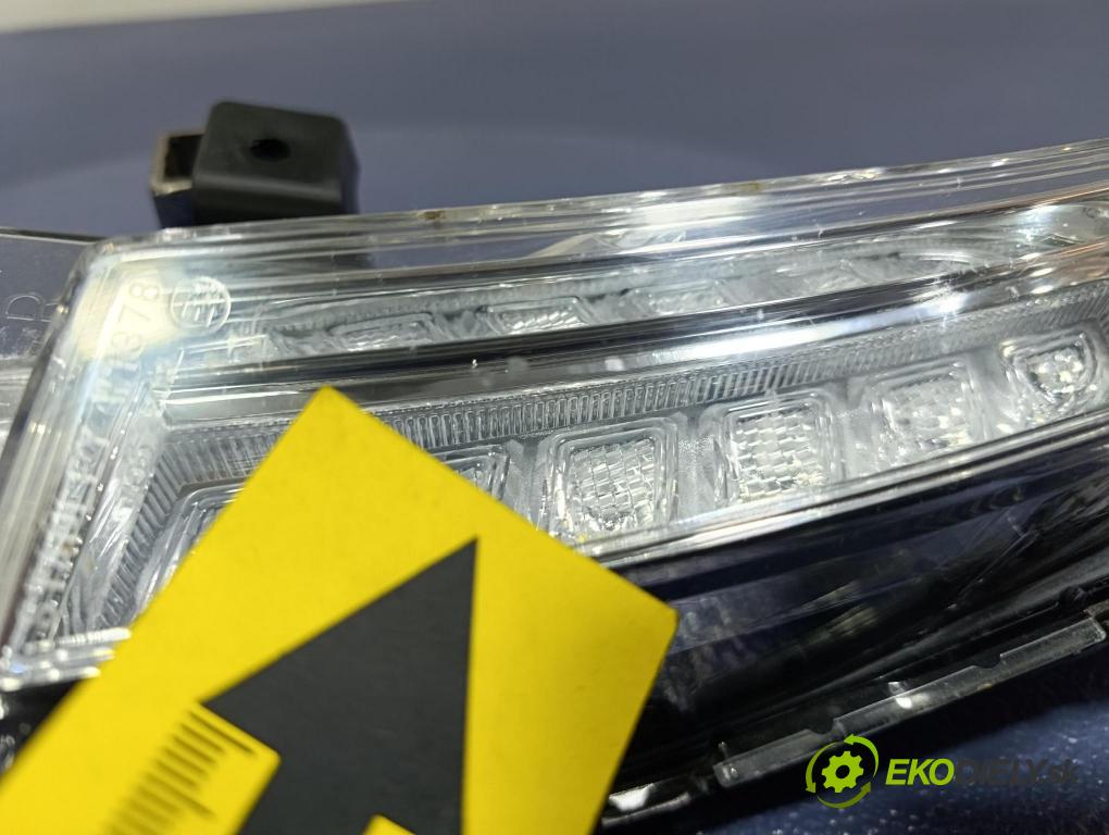 Suzuki Vitara 0 Halogen v pravo: W1378
