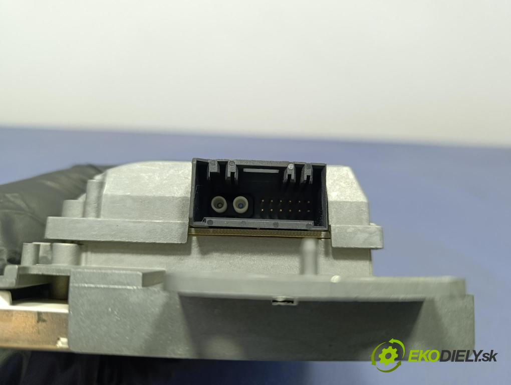 Peugeot 607 2005 displej Radio / GPS 9659048180