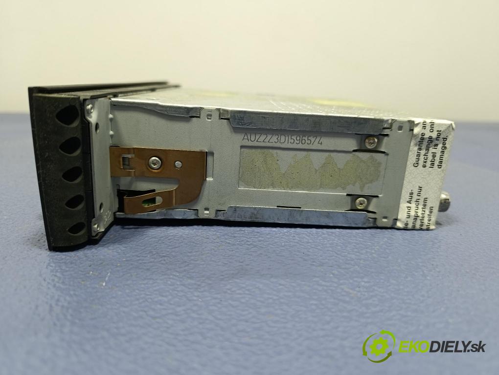 Audi A3 2004 Radio I Navigace: 8P0035186C