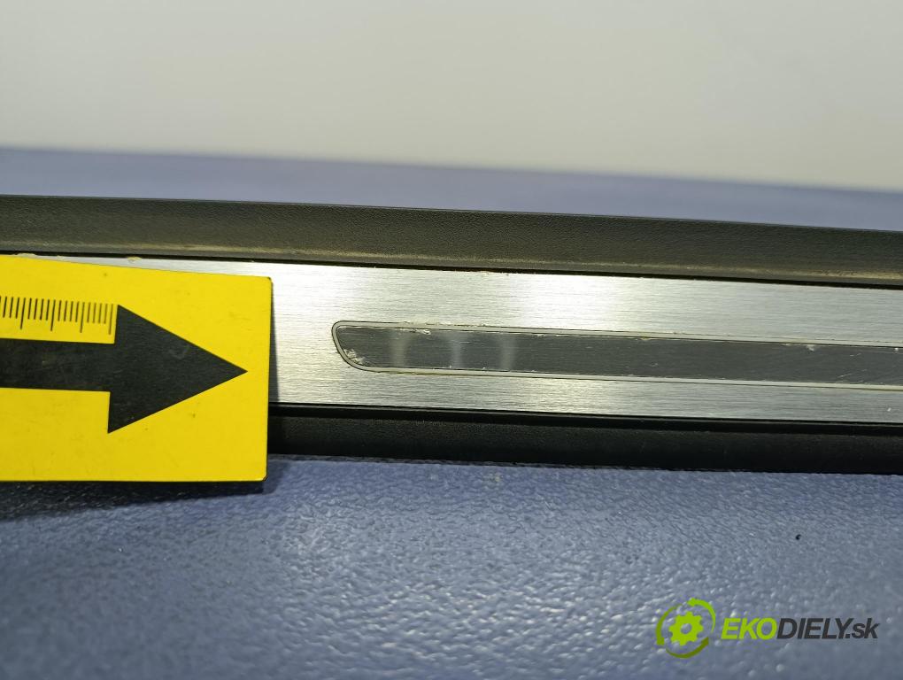 Audi A7 2012 lišta Dekoratívne: Prah: 4G8947405