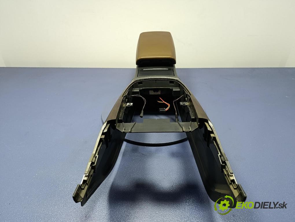 Audi A7 2012 tunel Stredný: 4G0864981A