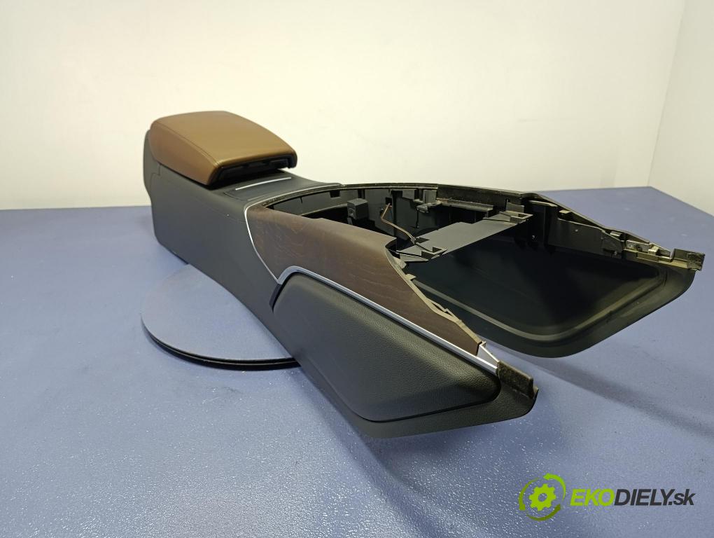 Audi A7 2012 tunel Stredný: 4G0864981A