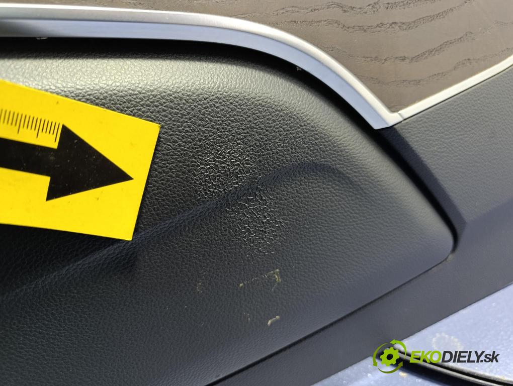 Audi A7 2012 tunel Stredný: 4G0864981A