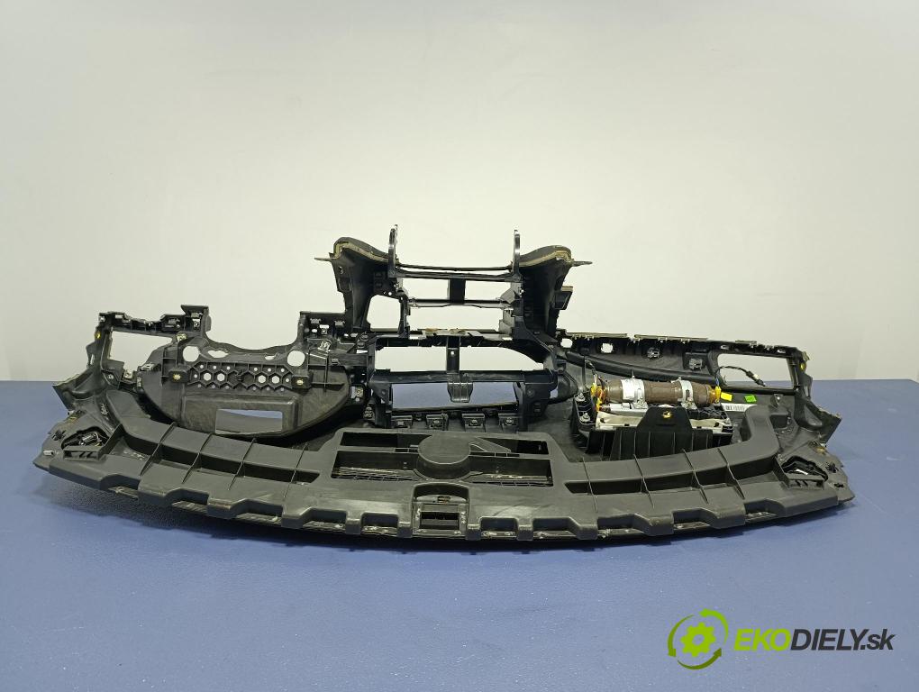 Audi A7 2012 kokpit,přistrojova deska 4G8858041