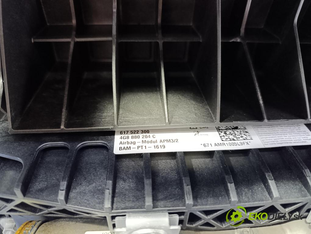 Audi A7 2012 kokpit,pristrojová doska 4G8858041