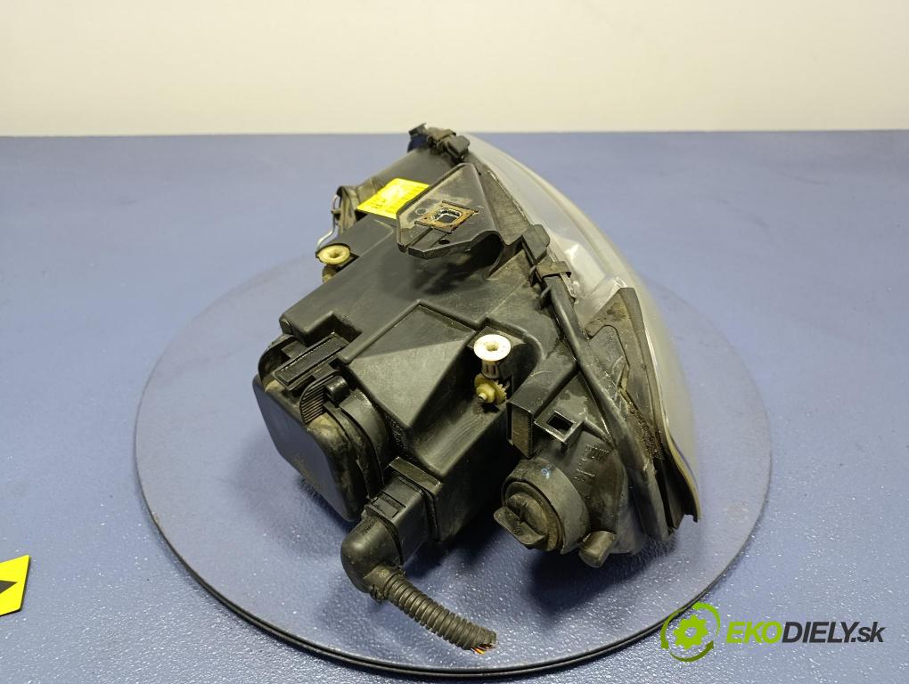 Audi A3 2004 světlo v pravo: 8P0941004K