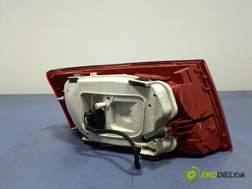 Audi A6 2005 svetlo / reflektor zad Prava: Vonkajsia: 446-1903R