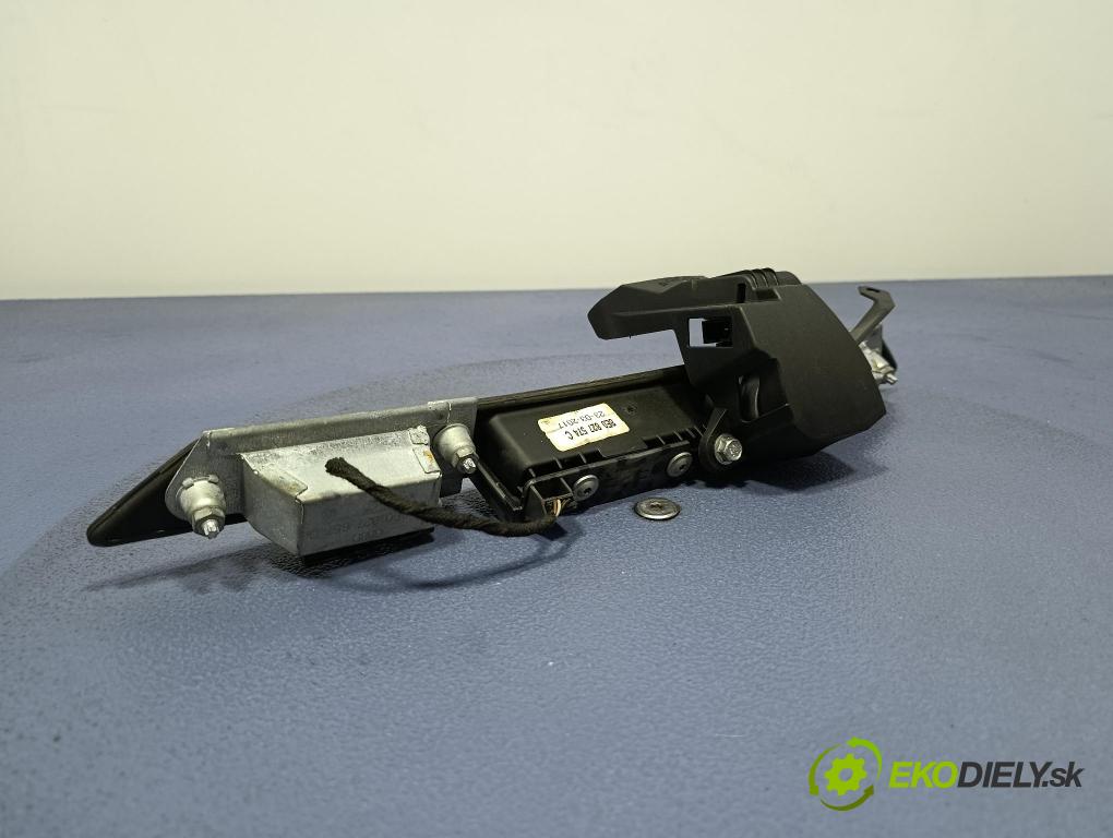 Audi A6 2005 zaslepka: Zad: 8E0827574C