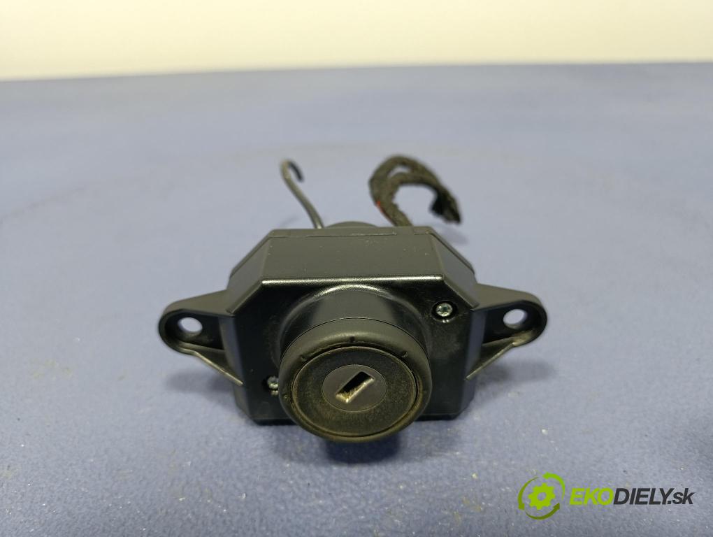 Audi A6 2005 Spínač zapalování. 4F0909131D