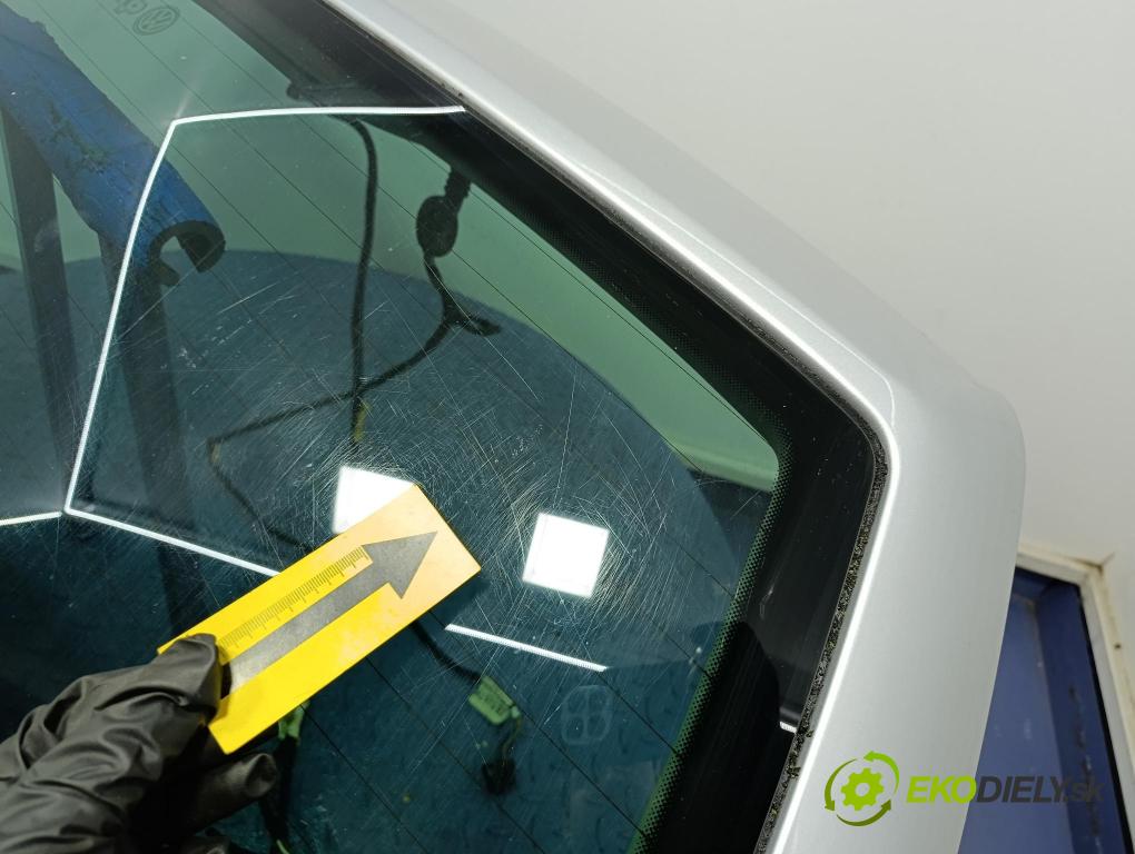Vw Passat 2005 zadní dveře kufra: kufr