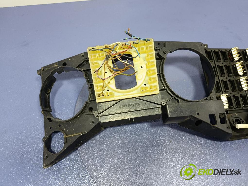 Mercedes O303 1988 kokpit,pristrojová doska 3016892941