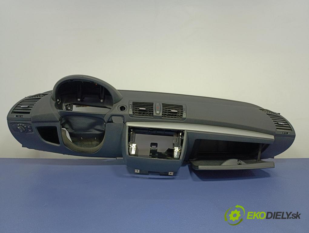 Bmw Seria 1 2006 kokpit,přistrojova deska 750640