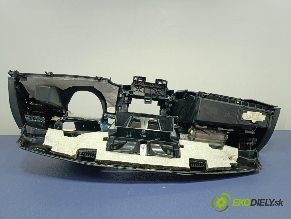 Bmw Seria 1 2006 kokpit,přistrojova deska 750640