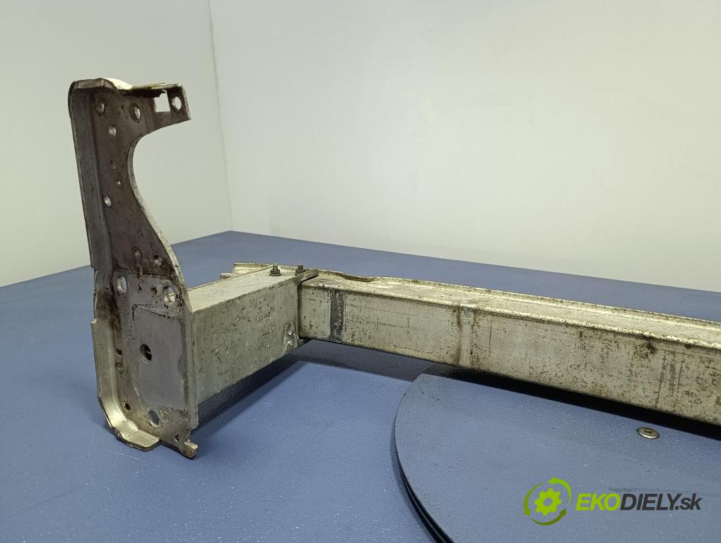 Audi A7 2012 výztuha narazník před 4G0807113