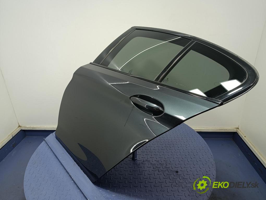 Bmw M5 2018 dvere zad Vľavo: