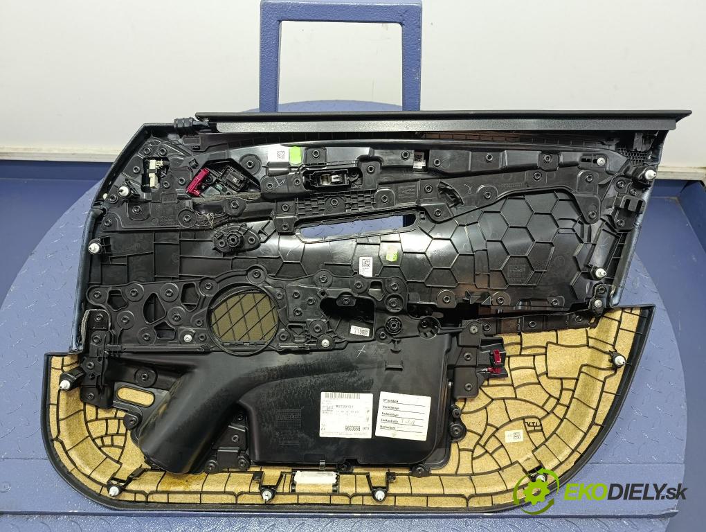 Bmw M5 2018 Tapacír: dveře před levá 2844126