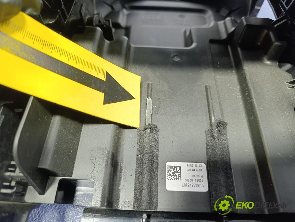 Bmw M5 2018 kryt Plast: Interiéry: 9299488