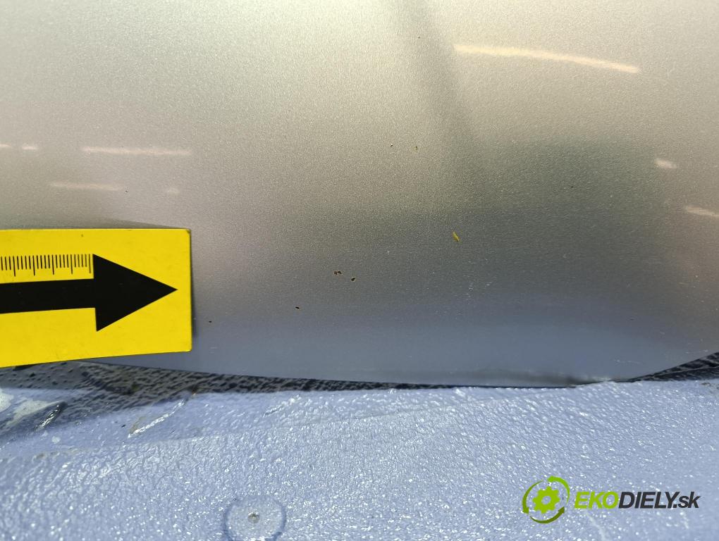 Toyota Corolla verso 2004 kapota přední: