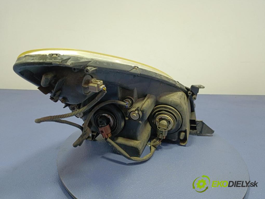 Toyota Corolla verso 2004 světlo Levý:
